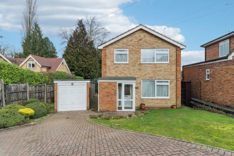 Lawford Avenue, Chorleywood, WD3