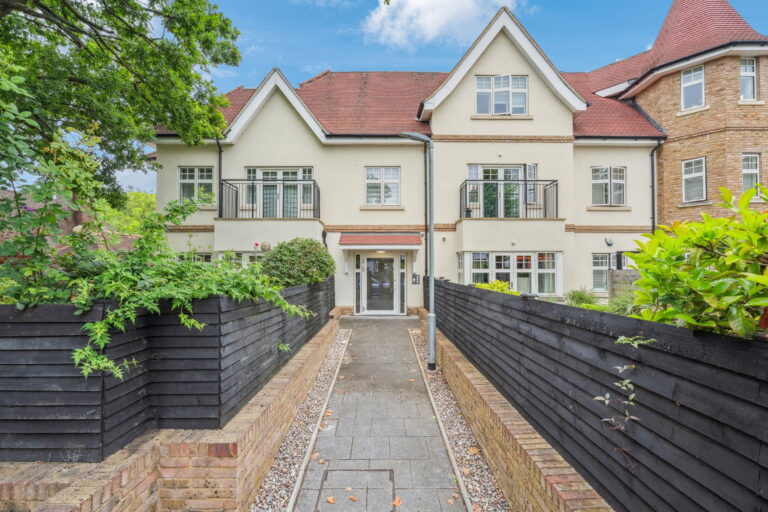 Maxwell Road, Northwood