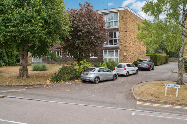 10-12 Eastbury Avenue, Northwood