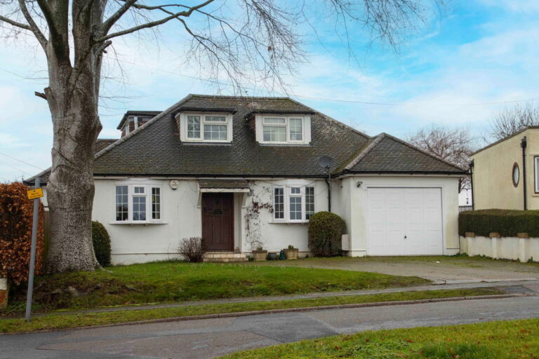 Greenbury Close, Chorleywood, WD3