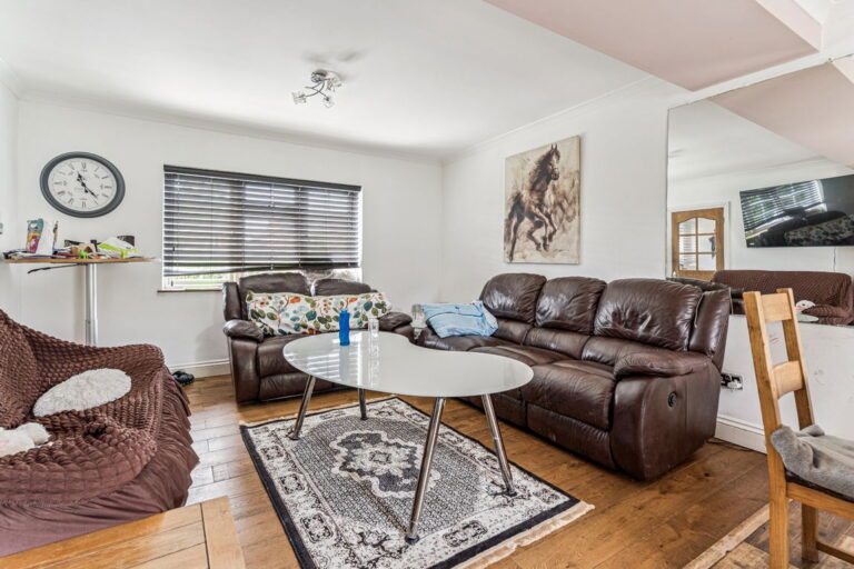 Whitfield Way, Mill End, Rickmansworth, WD3