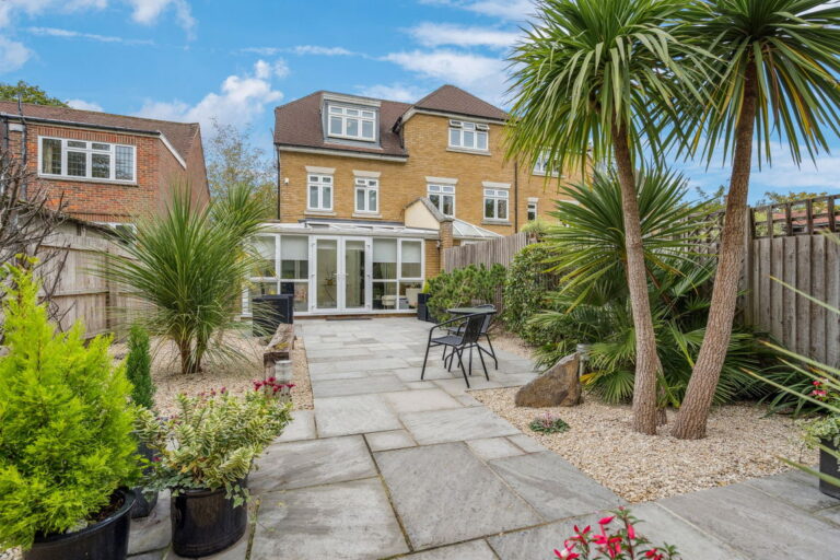 Ducks Hill Road, Northwood, HA6 2RJ