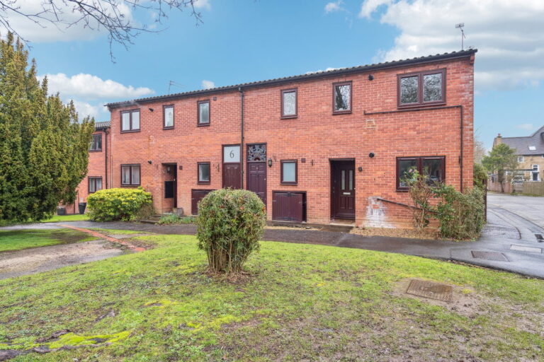 Langton Grove, Northwood