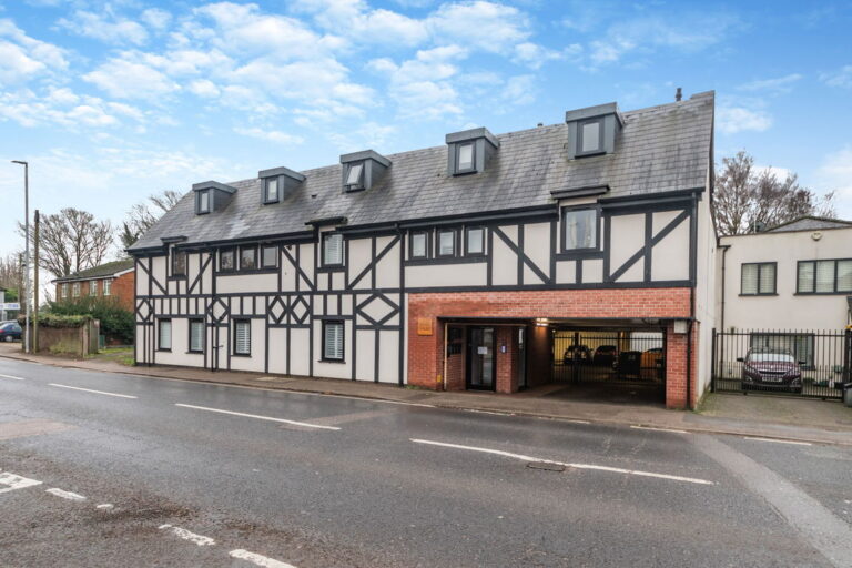 Uxbridge Road, Mill End, Rickmansworth, WD3 8DS