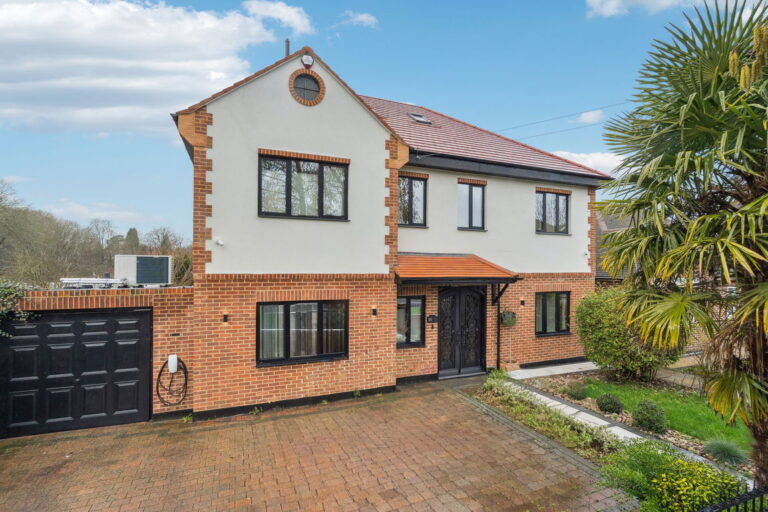 West End Lane, Pinner HA5