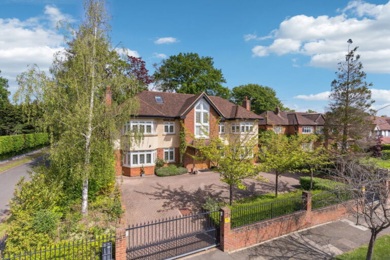 The Broadwalk, Northwood