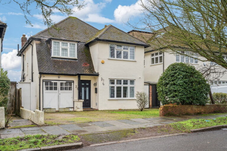 Park View, Hatch End, Pinner HA5