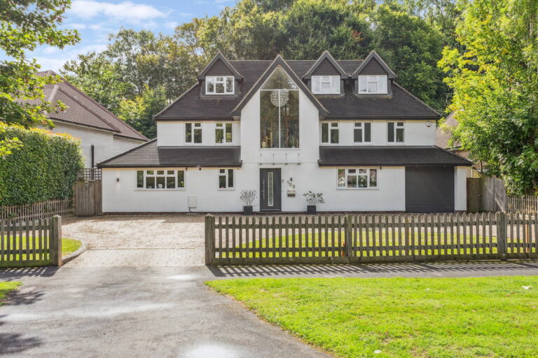 Valley Road, Rickmansworth, WD3