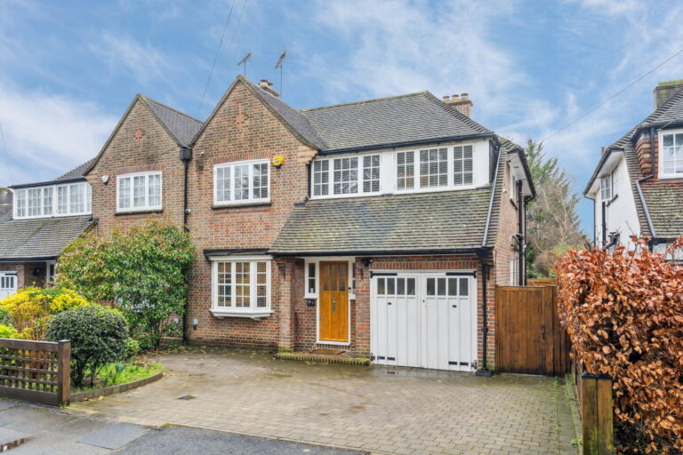Evelyn Drive, Pinner HA5
