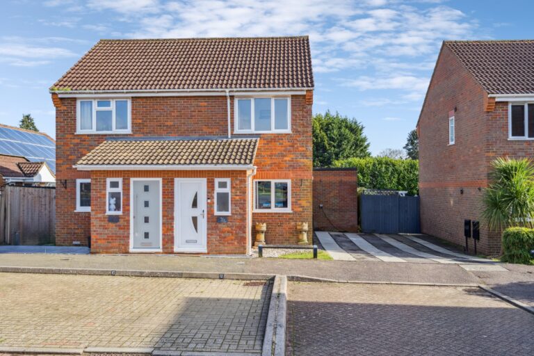 Pavilion Way, Little Chalfont