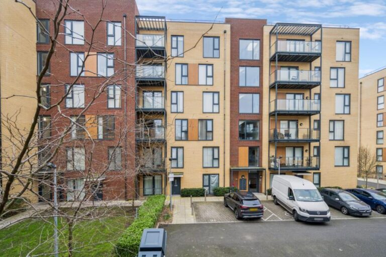 Silverworks Close, Colindale