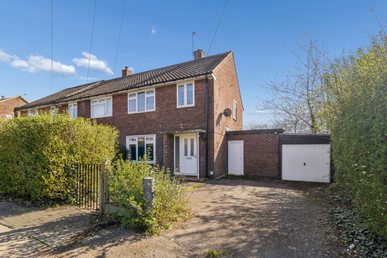 Chiltern Drive, Mill End, Rickmansworth, Herts, WD3