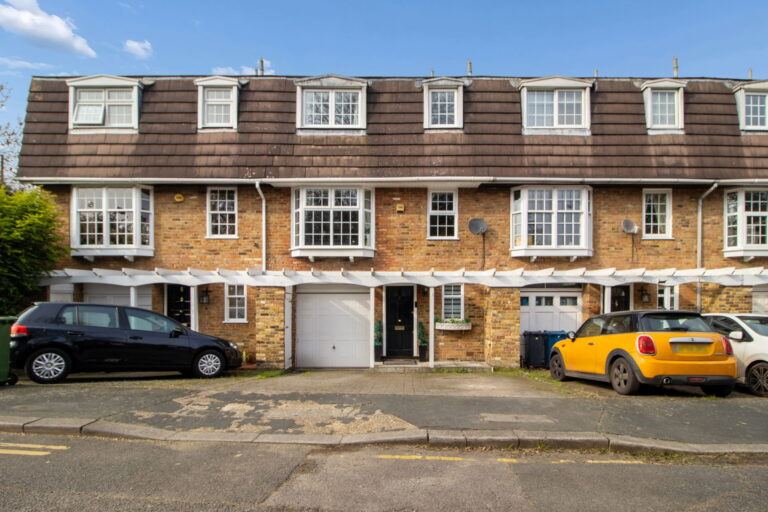 Mansard Close, Pinner, HA5