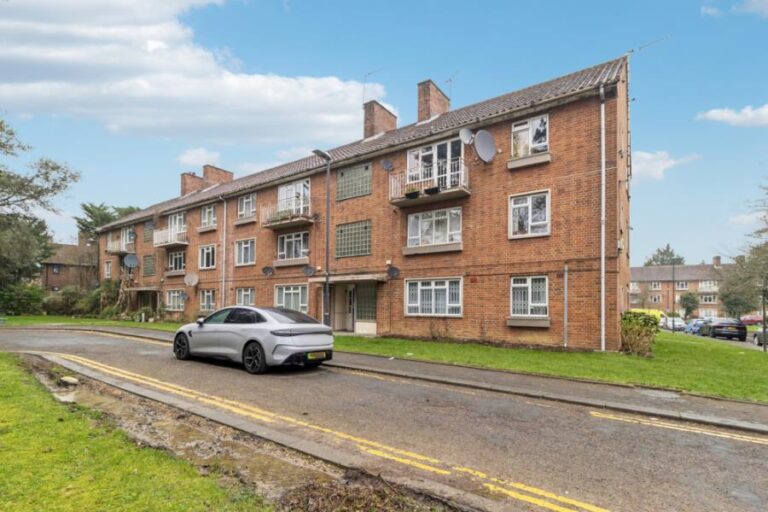 Milman Close, Pinner