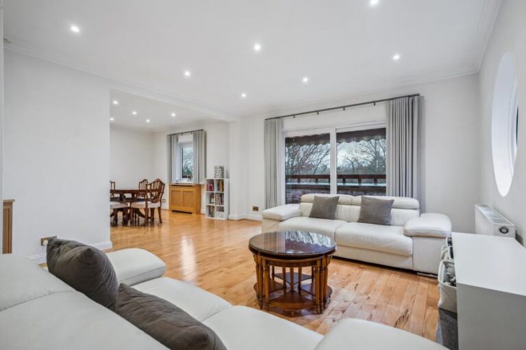 Welcote Drive, Northwood