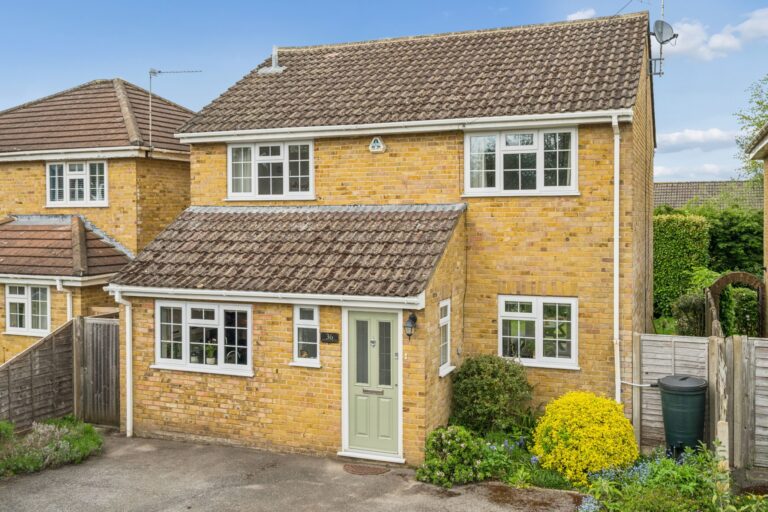 Pineapple Road, Amersham