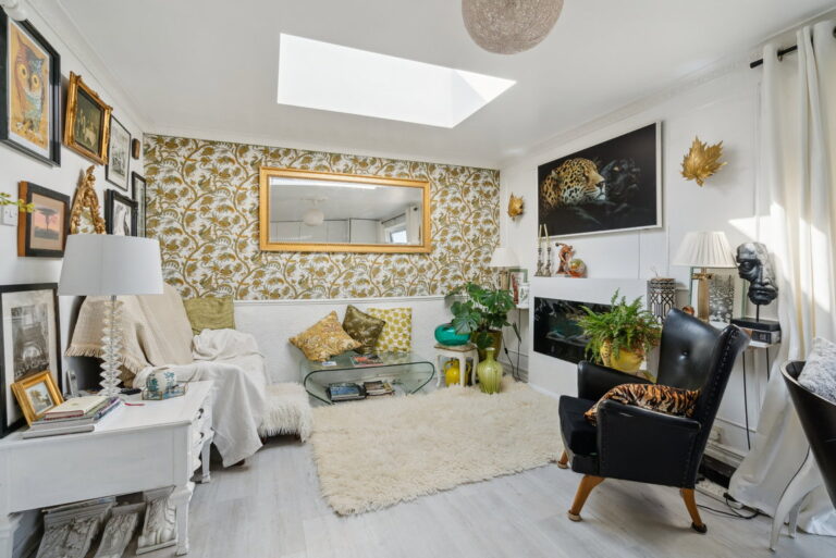 Tudor Court, Mill End, Rickmansworth, WD3