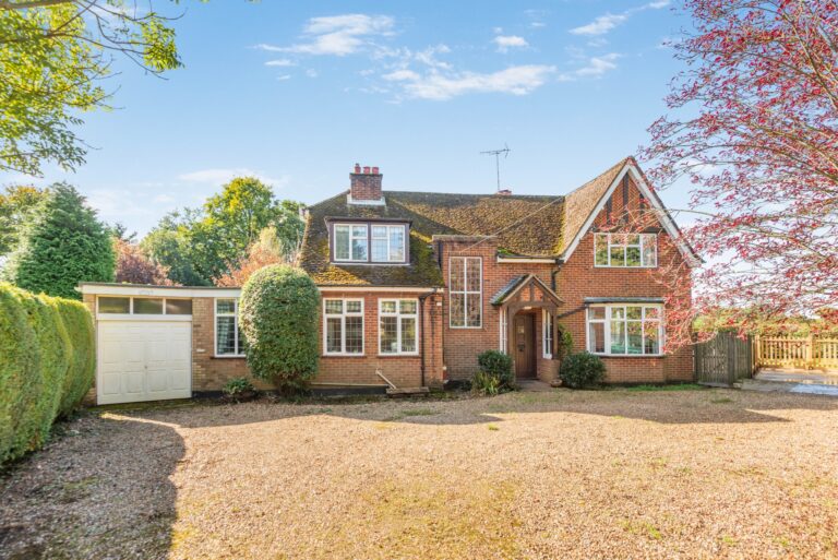 Brays Close, Hyde Heath, Amersham