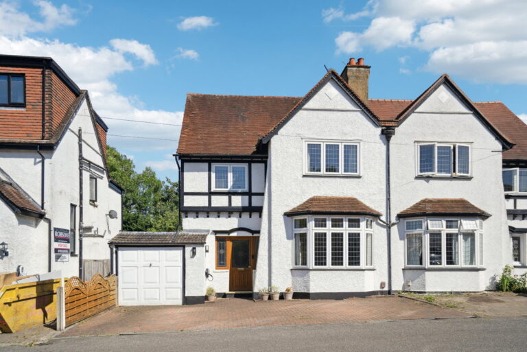 Avenue Rise, Bushey, WD23