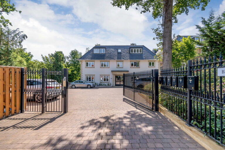 Bluebell House, Duck’s Hill Road, Northwood