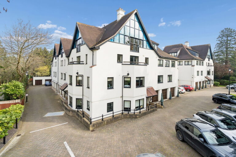 1 Carew Road, Northwood