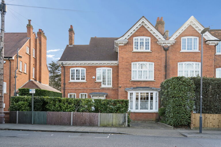 Cecil Park, Pinner, HA5 5HH