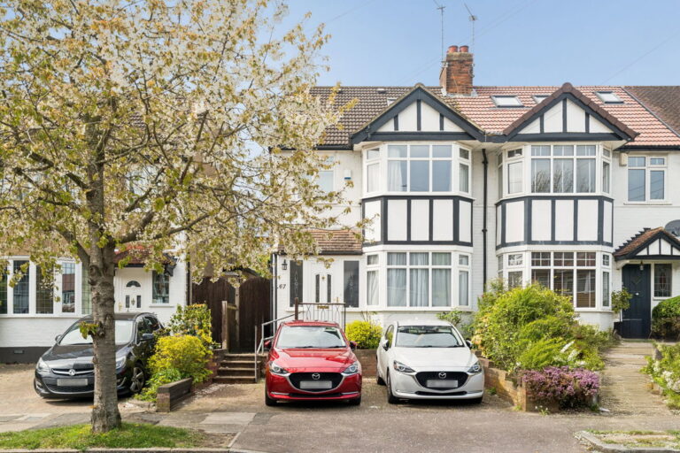 Durley Avenue, Pinner