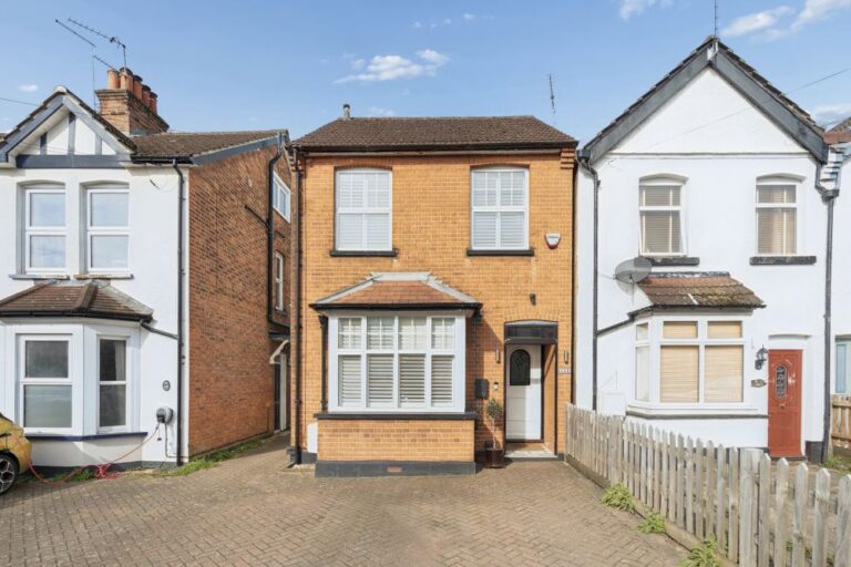 High Street, Northwood, HA6 1ED