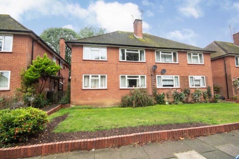 Lloyd Court, Pinner