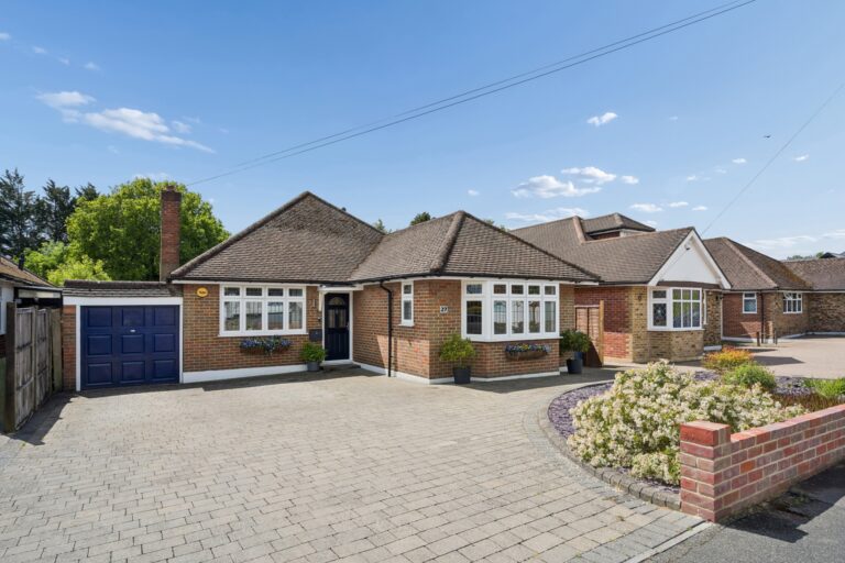 Oakington Avenue, Little Chalfont