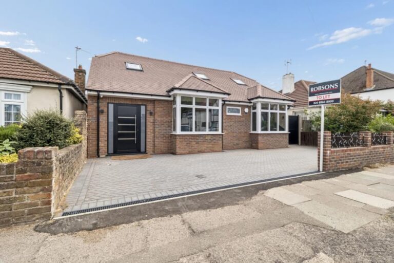 Lime Grove, Pinner