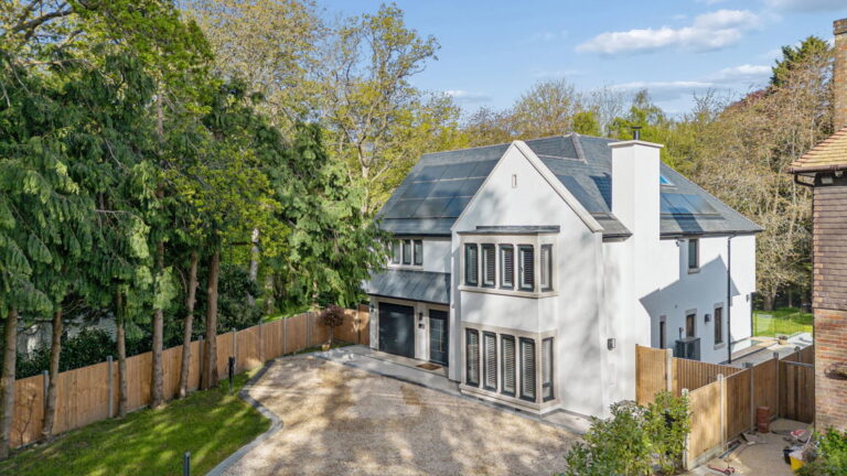 Ladywood Close, Loudwater, Rickmansworth, WD3 4AY