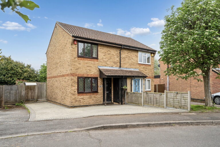 Ladywalk, Maple Cross, Rickmansworth, Herts, WD3