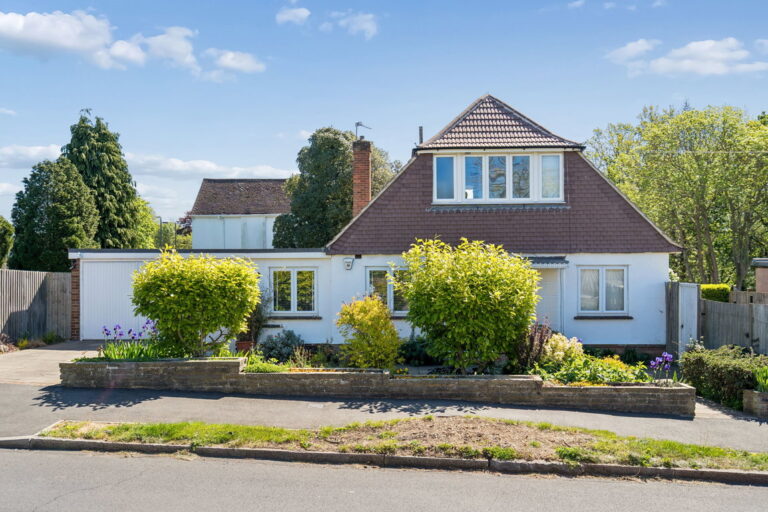 St. Michaels Crescent, Pinner, HA5 5LF