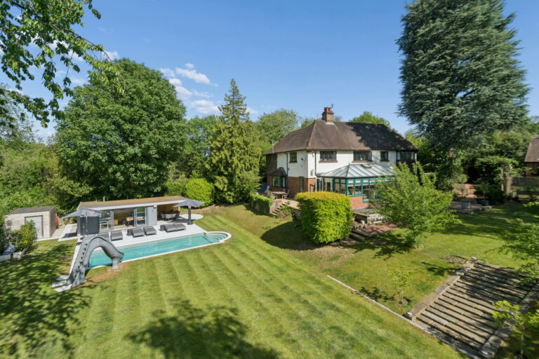 Berry Lane, Chorleywood, Herts, WD3 5EY