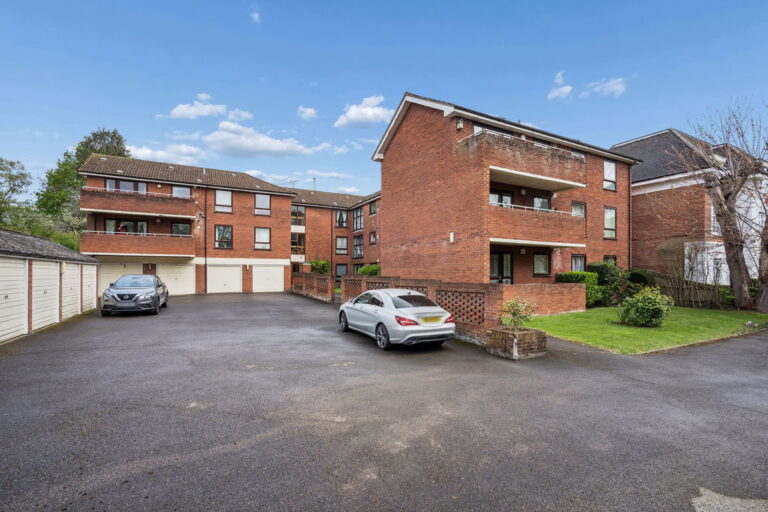 Green Lane, Northwood, HA6 2RY