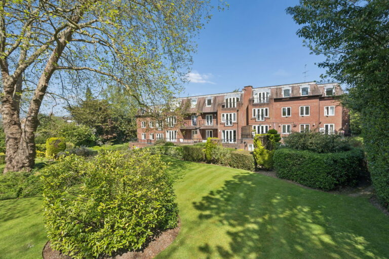Eastbury Avenue, Northwood, HA6 3LN