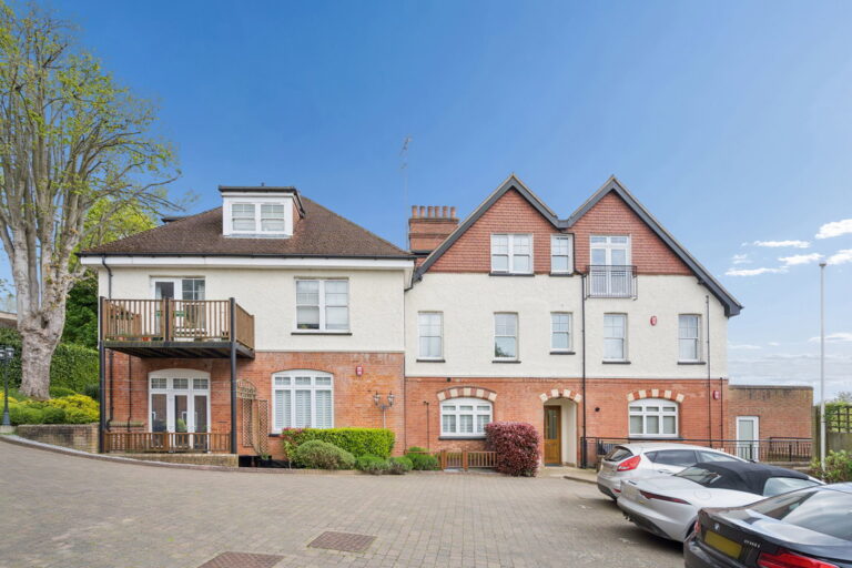 Betjeman Gardens, Chorleywood, Herts, WD3