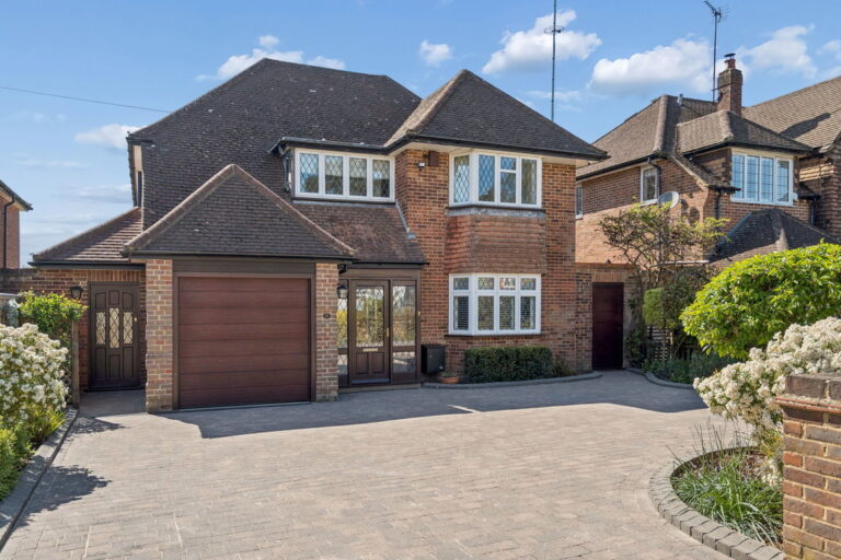 Farm Way, Northwood