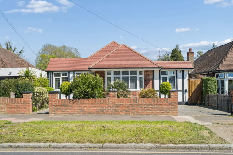 Rayners Lane, Pinner, HA5