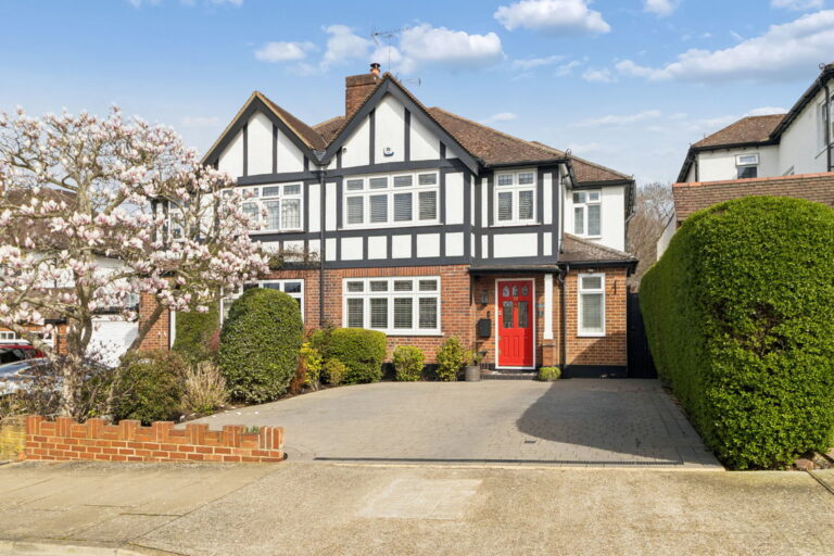 Rodney Gardens, Pinner, HA5 2RR