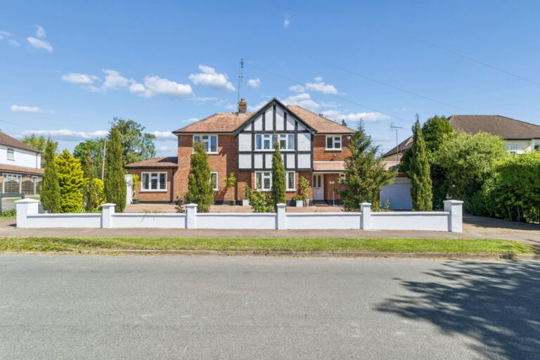 Crofters Road, Northwood, HA6 3EB