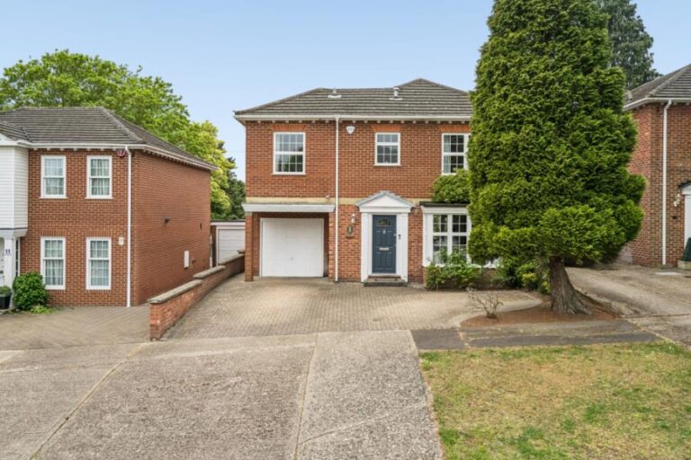 Drysdale Close, Northwood