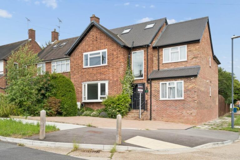 Evelyn Drive, Pinner