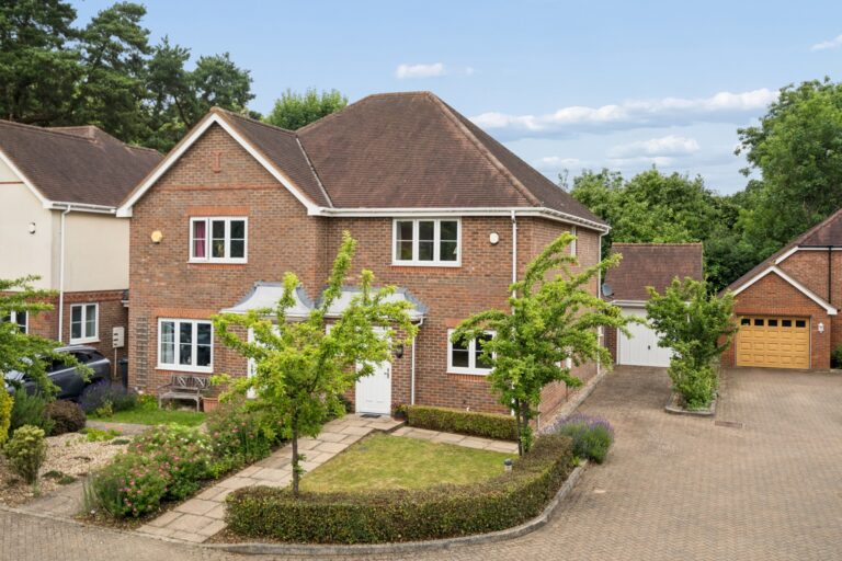 Kennards Court, Amersham
