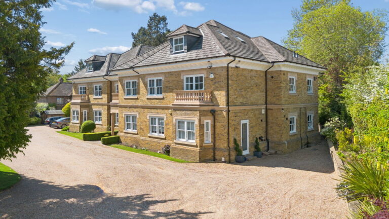 Flat  Cedar Grange, Northwood, Middlesex, HA6 2SU