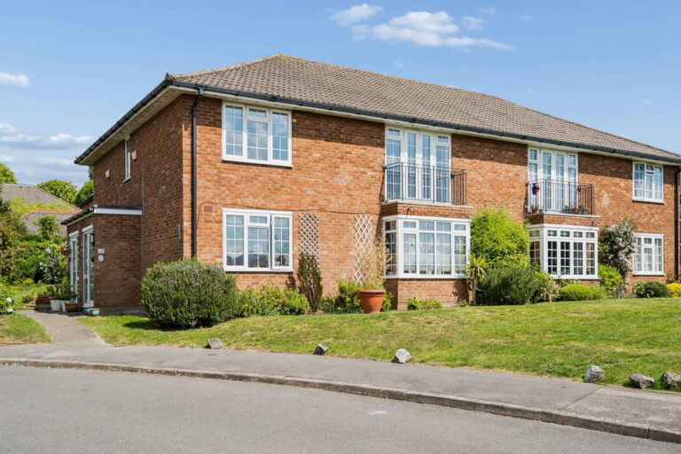 Wildoaks Close, Northwood, HA6 3NW