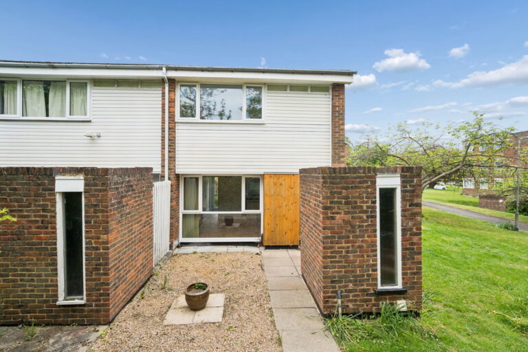 Hawkesworth Close, Northwood, HA6 2FT