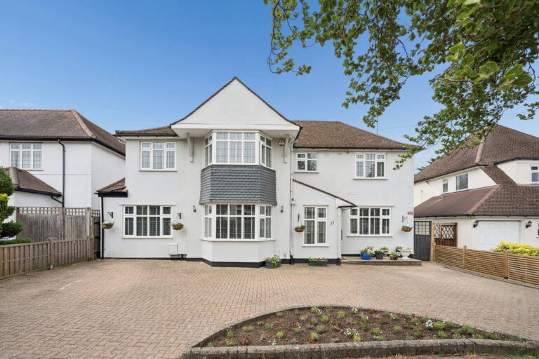 The Fairway, Northwood