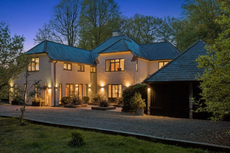Chalfont Lane, Chorleywood, WD3